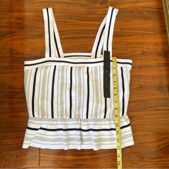 NWT beautiful banana republic top
Size S - Picture 5 of 6